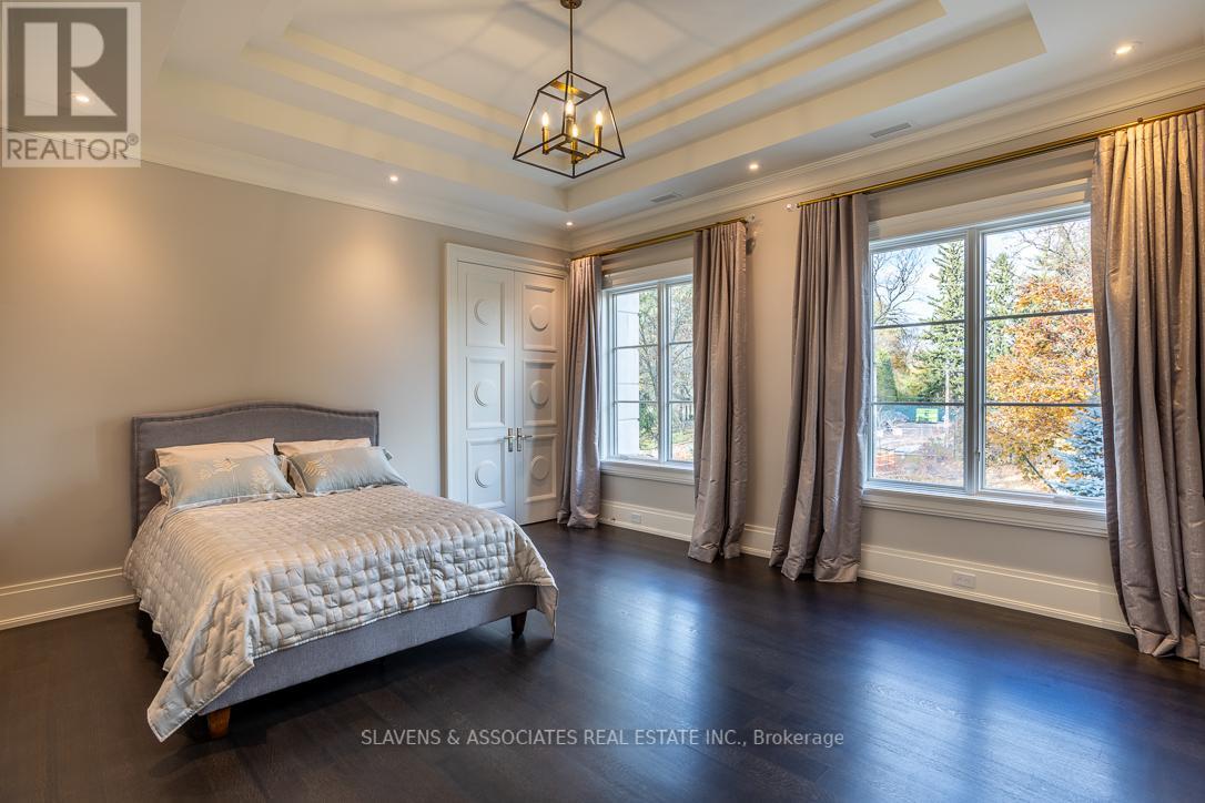 Photo 4 of 15 Tudor Gate, Toronto ON