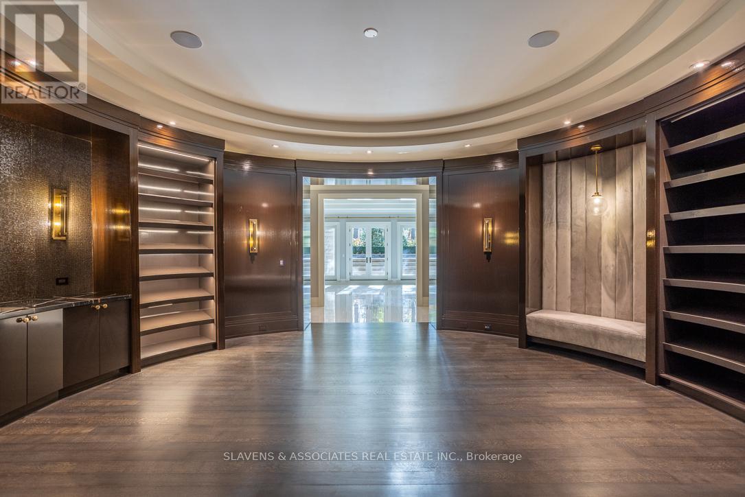 Photo 19 of 15 Tudor Gate, Toronto ON