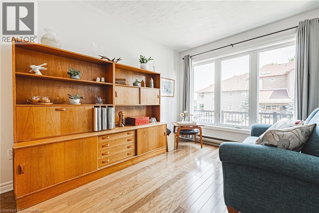 Photo 13 of 3050 Pinemeadow Drive Unit 6, Burlington ON