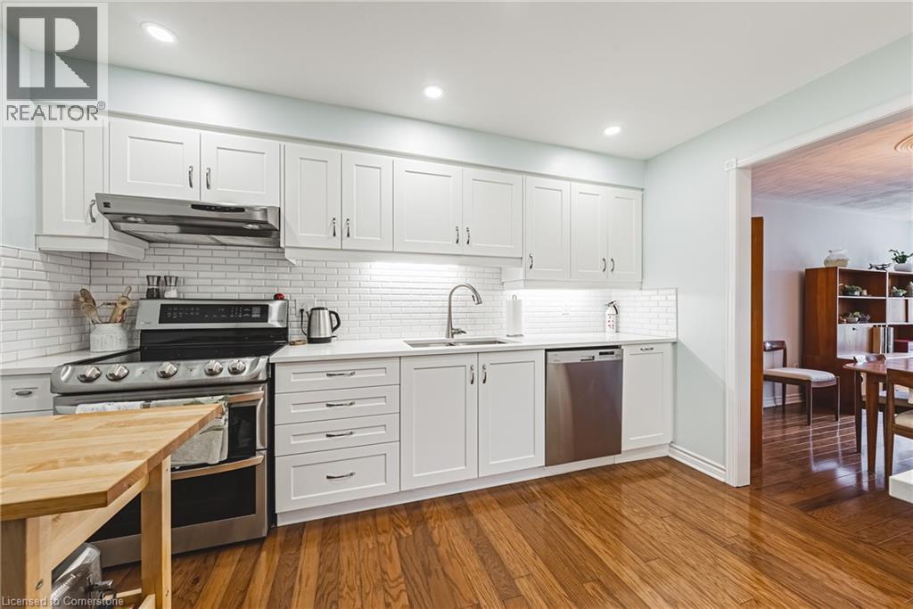 Photo 16 of 3050 Pinemeadow Drive Unit 6, Burlington ON