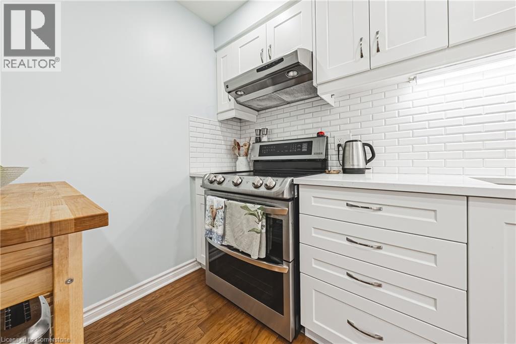 Photo 19 of 3050 Pinemeadow Drive Unit 6, Burlington ON