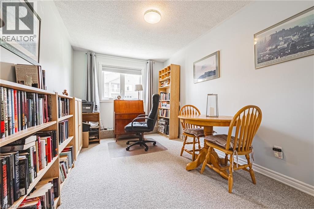 Photo 26 of 3050 Pinemeadow Drive Unit 6, Burlington ON