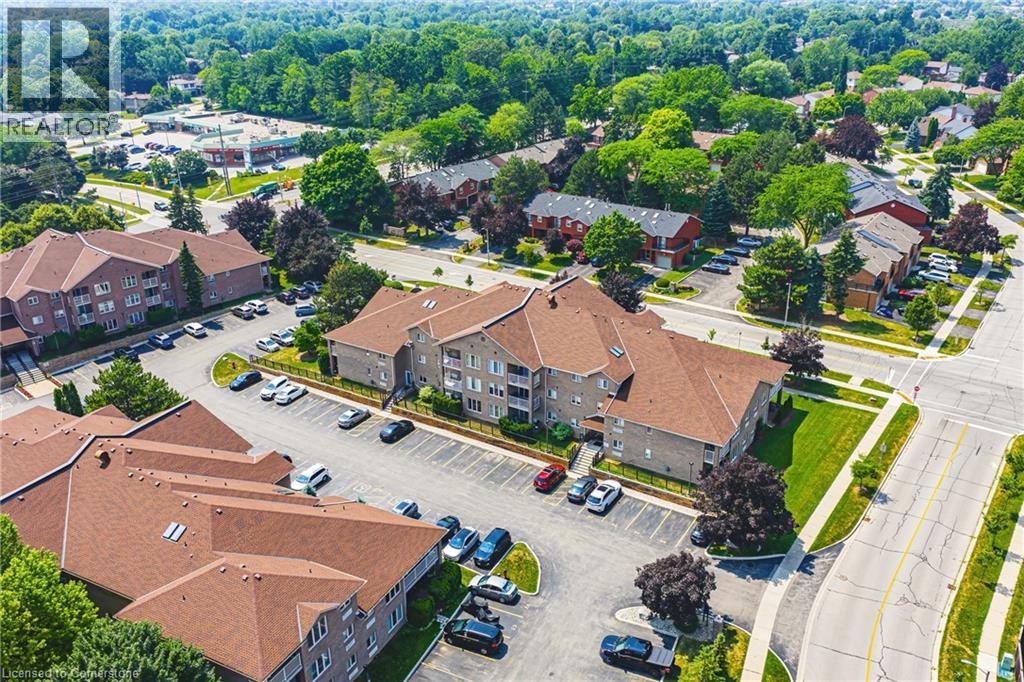 Photo 33 of 3050 Pinemeadow Drive Unit 6, Burlington ON