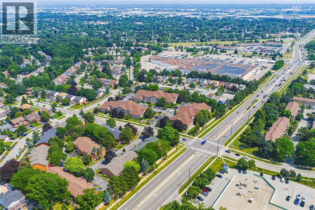 Photo 37 of 3050 Pinemeadow Drive Unit 6, Burlington ON