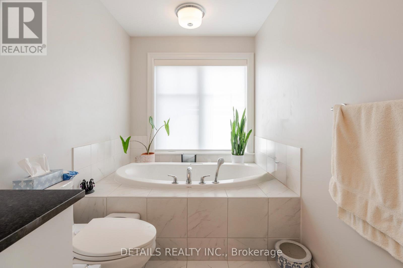 Photo 12 of 690 Vivera Place, Ottawa ON