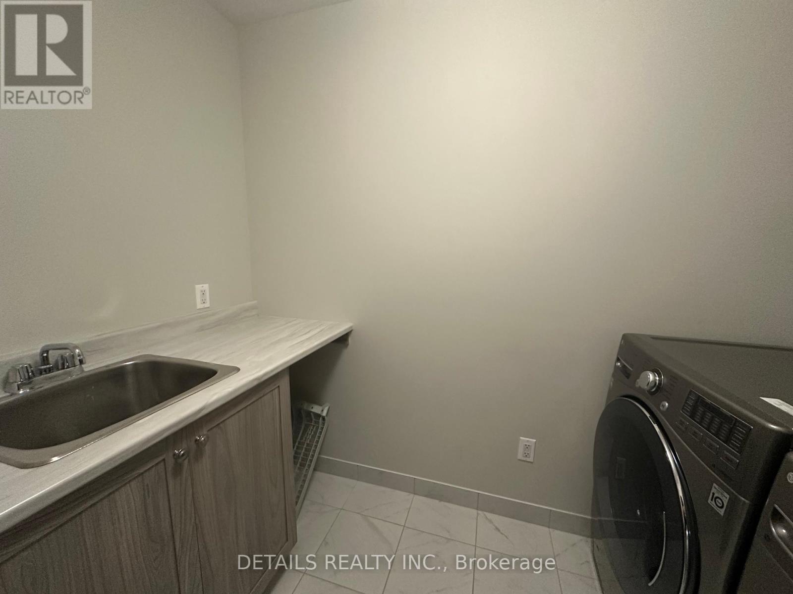 Photo 27 of 690 Vivera Place, Ottawa ON