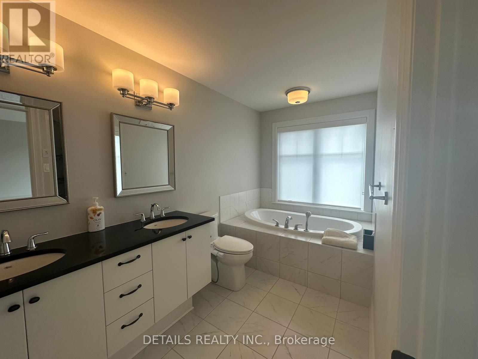 Photo 16 of 690 Vivera Place, Ottawa ON