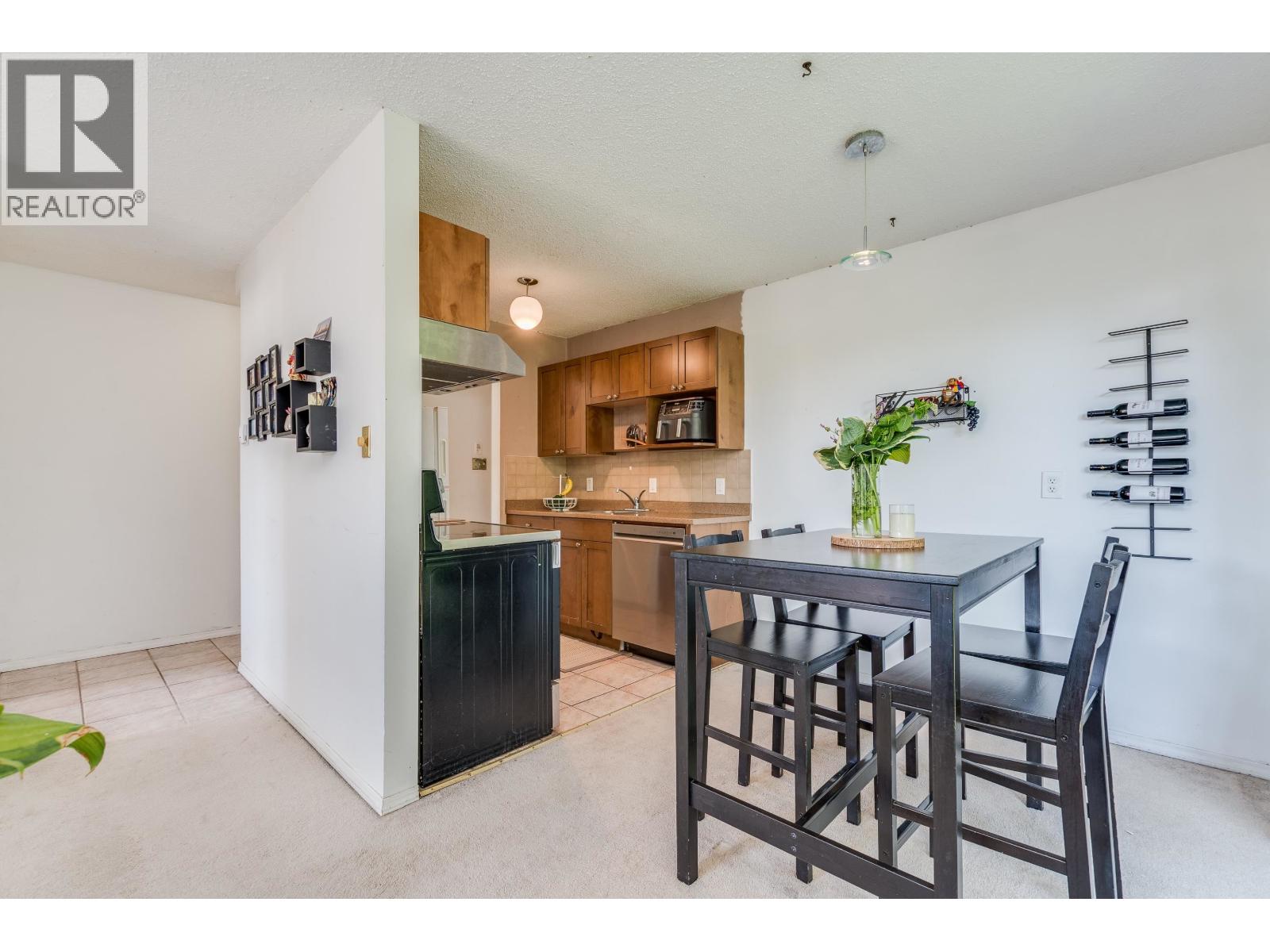 Photo 10 of 104 252 W 2nd Street, North Vancouver BC