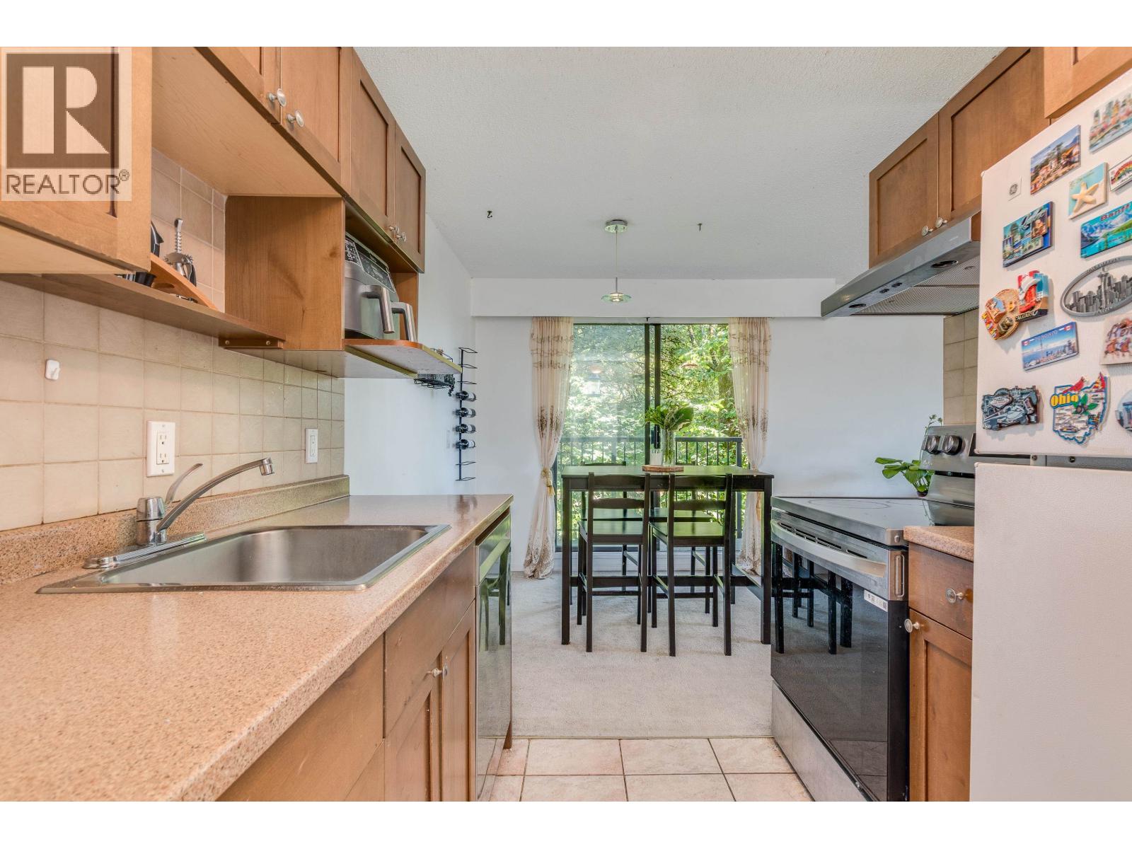 Photo 12 of 104 252 W 2nd Street, North Vancouver BC