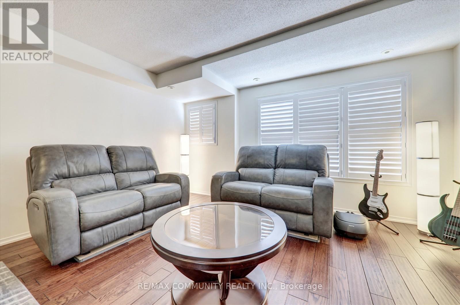 Photo 20 of 63 2758 Eglinton Avenue E, Toronto ON