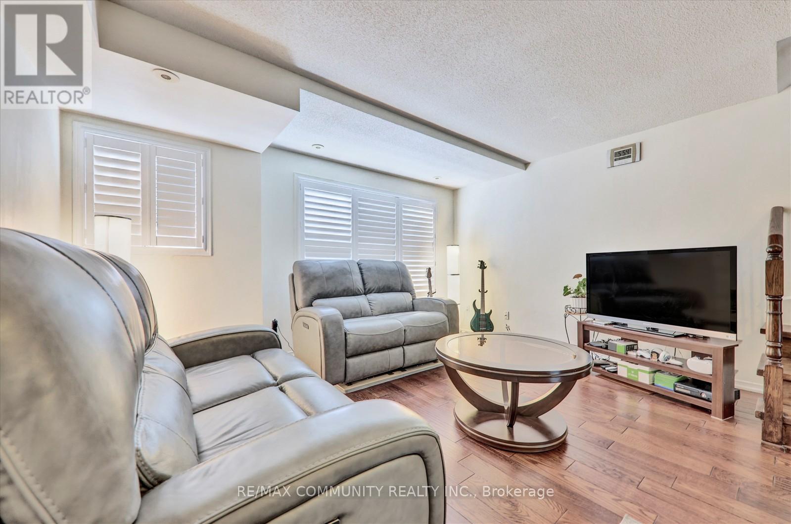 Photo 7 of 63 2758 Eglinton Avenue E, Toronto ON