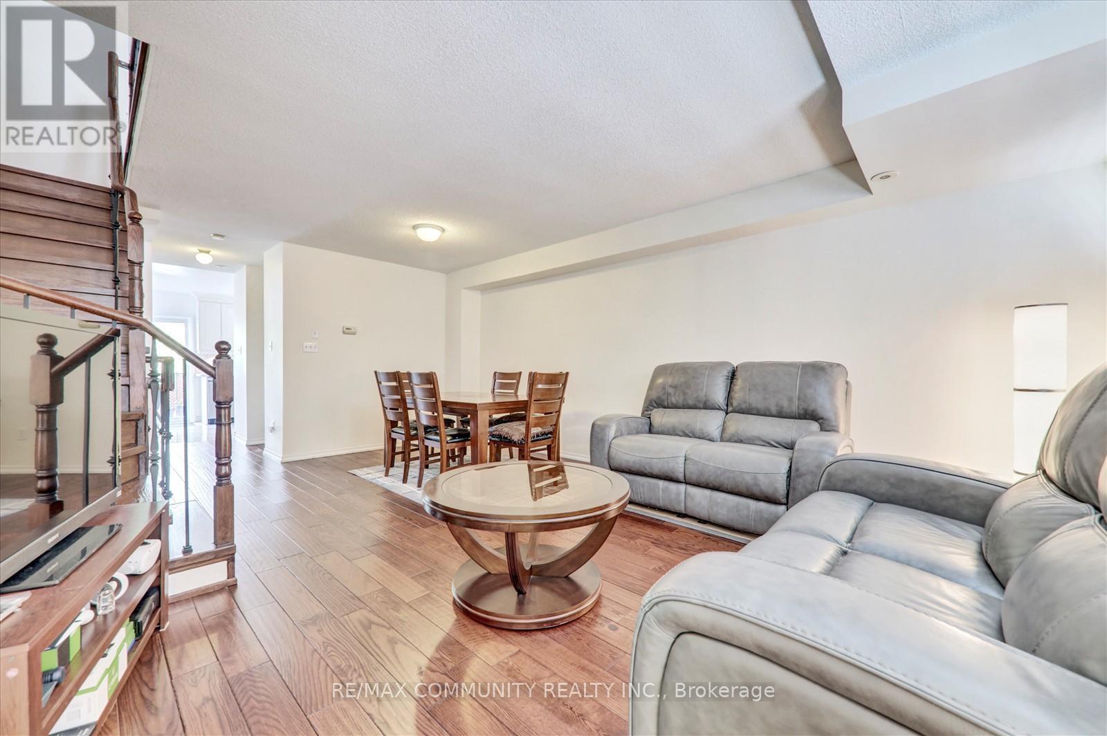 Photo 10 of 63 2758 Eglinton Avenue E, Toronto ON