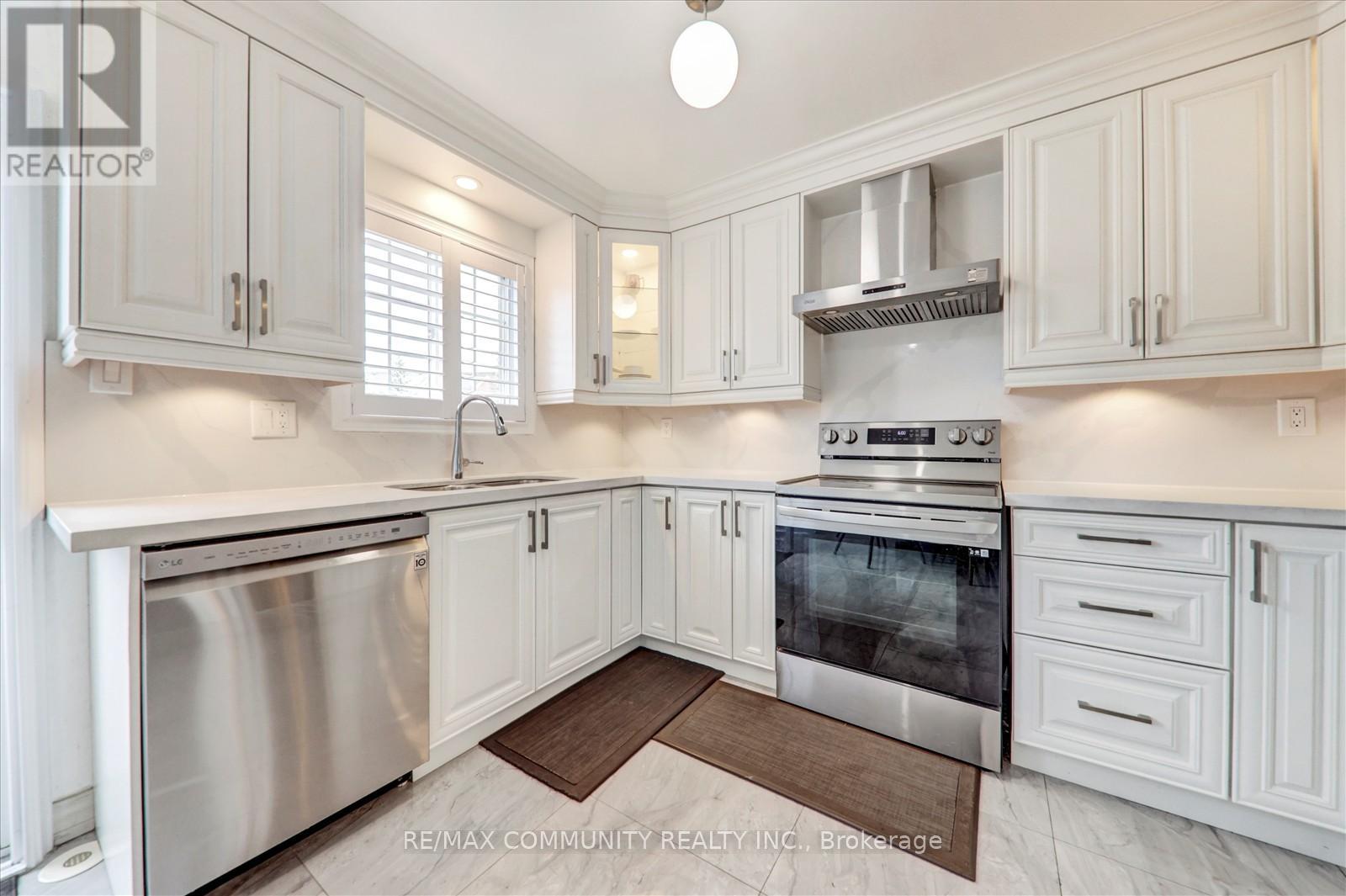 Photo 3 of 63 2758 Eglinton Avenue E, Toronto ON