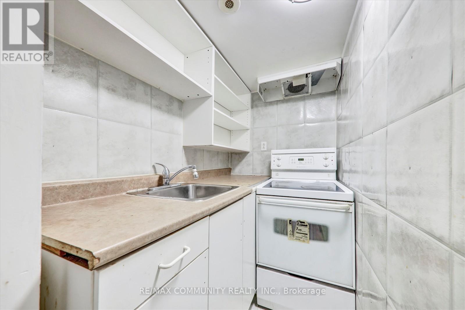 Photo 25 of 63 2758 Eglinton Avenue E, Toronto ON