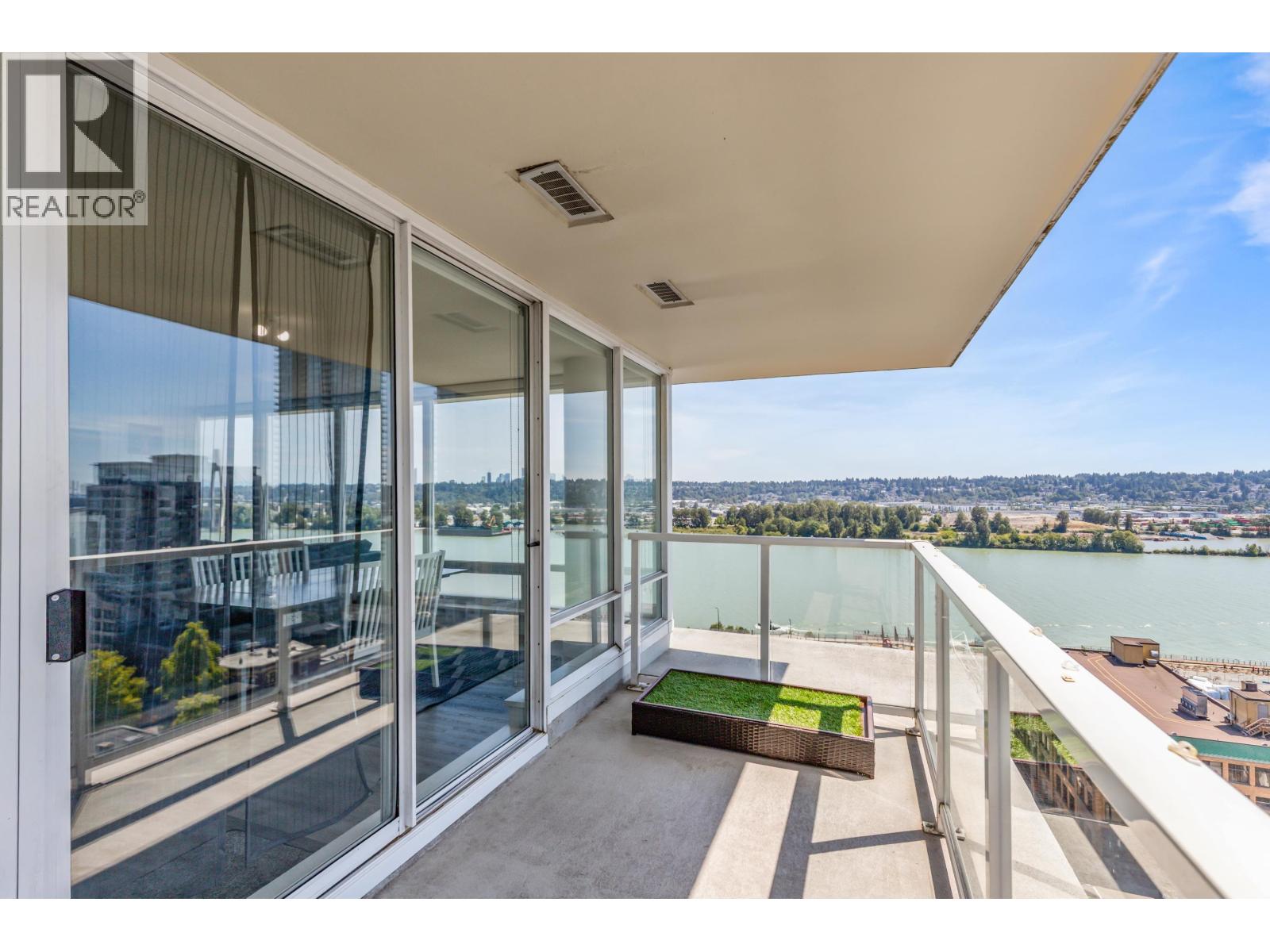 Photo 1 of 1405 39 Sixth Street, New Westminster BC
