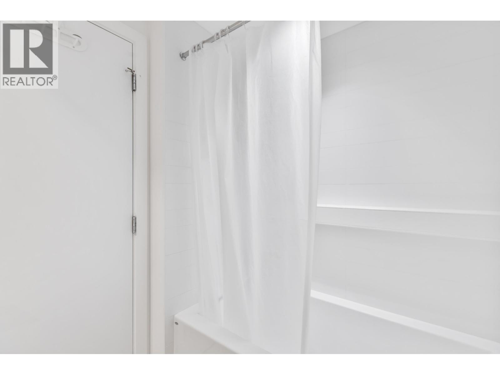 Photo 3 of 1609 7303 Noble Lane, Burnaby BC