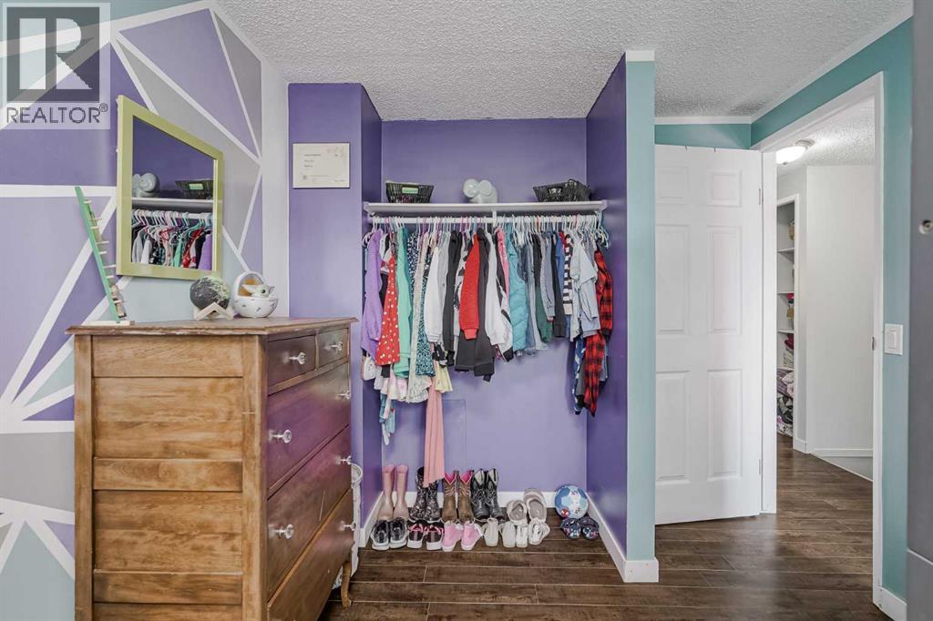 Single Family House for Sale in   Falconridge Drive NE Falconridge Calgary 