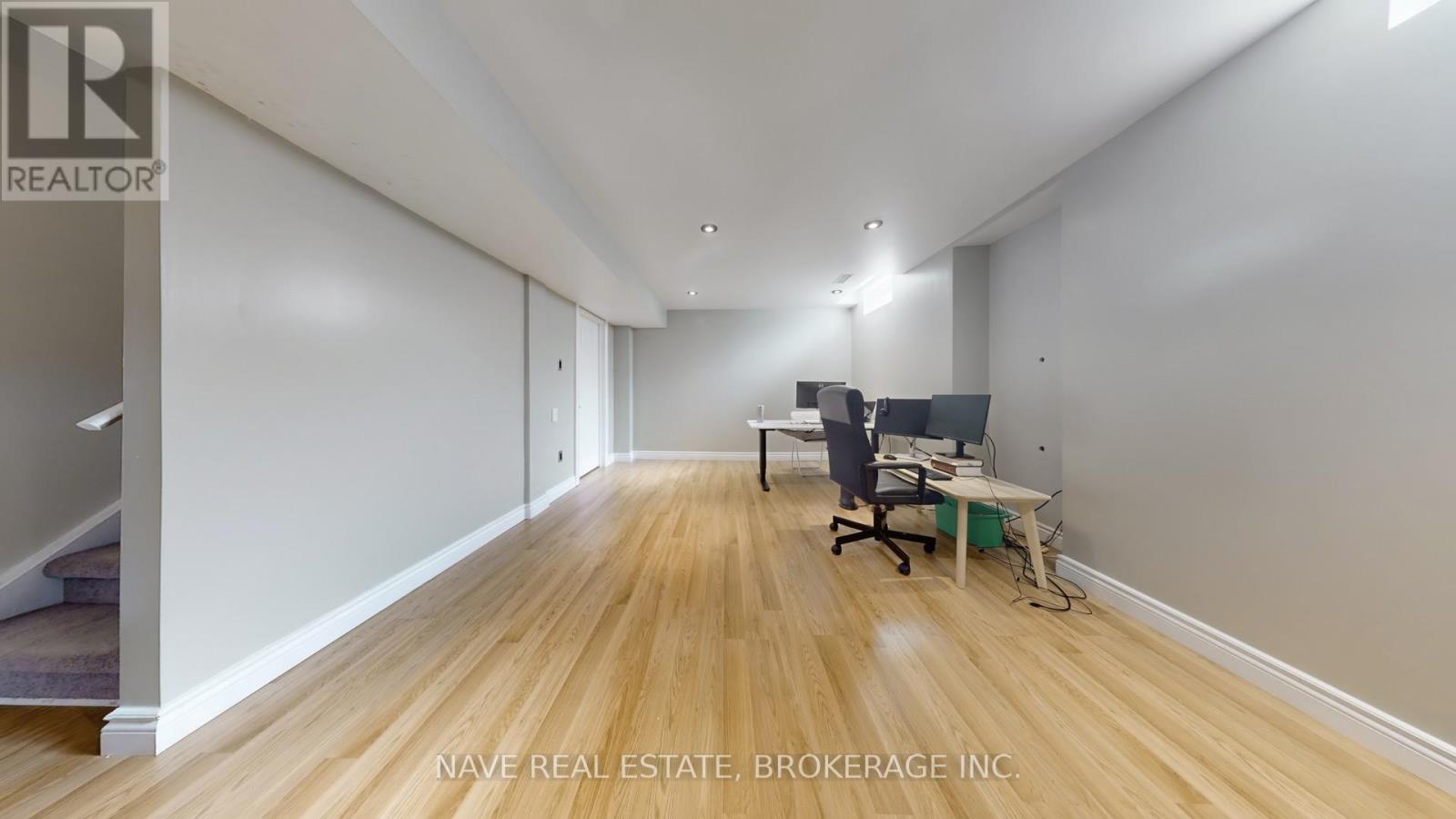 Photo 18 of 66 Lourakis Street, Richmond Hill ON