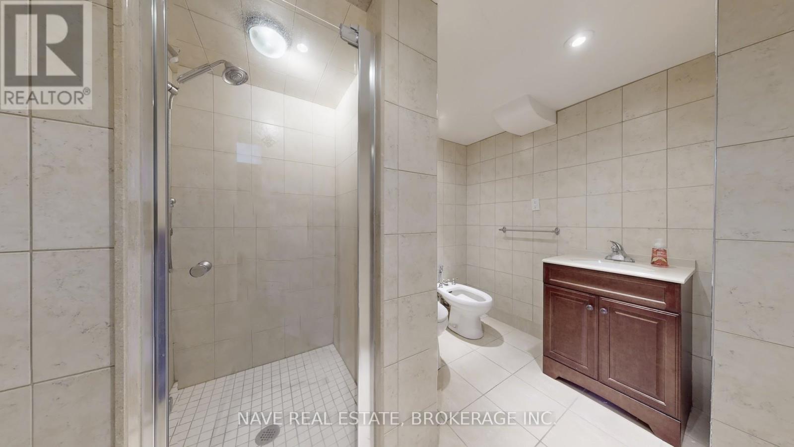 Photo 19 of 66 Lourakis Street, Richmond Hill ON