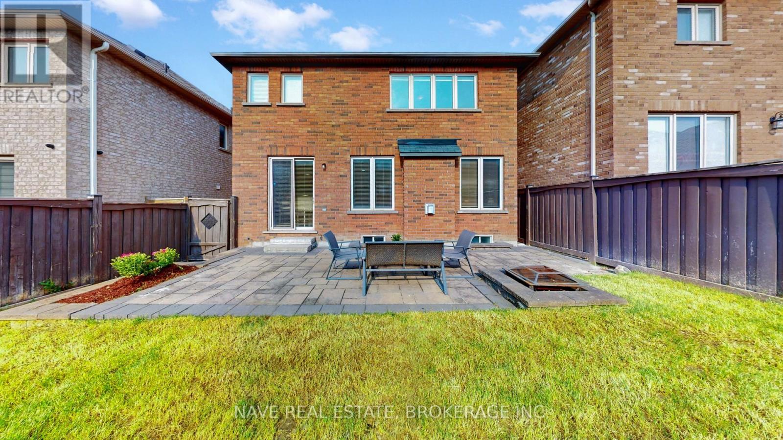 Photo 21 of 66 Lourakis Street, Richmond Hill ON