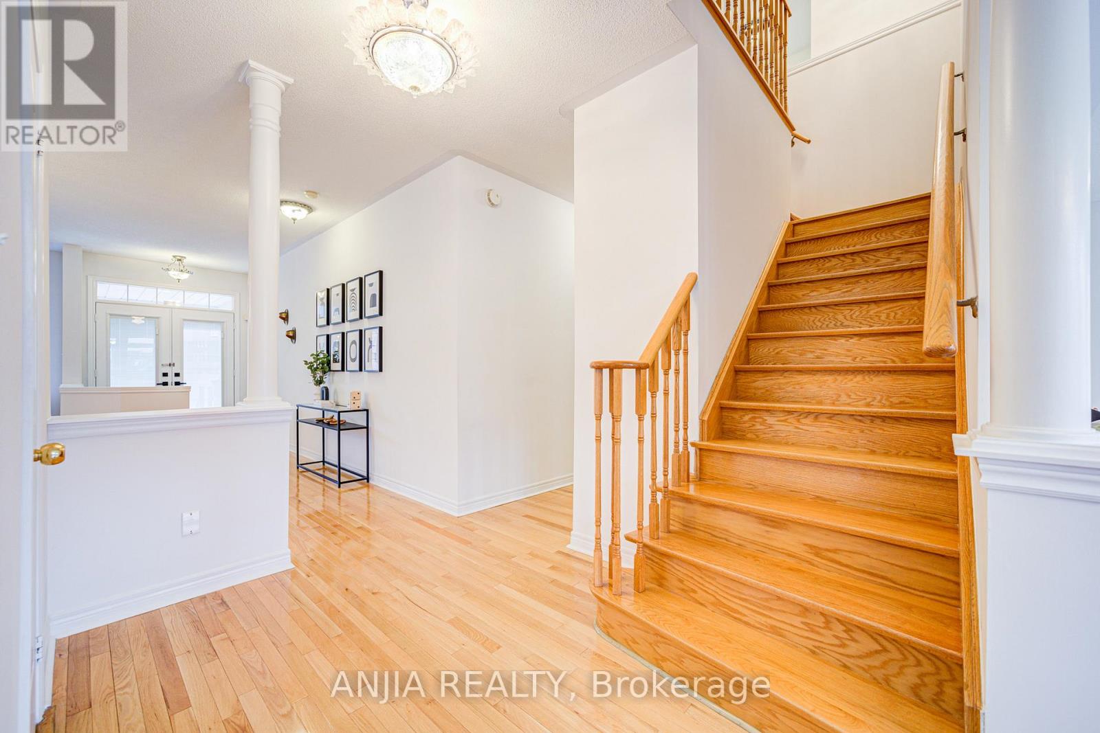 Photo 30 of 6 Linsmary Court, Markham ON