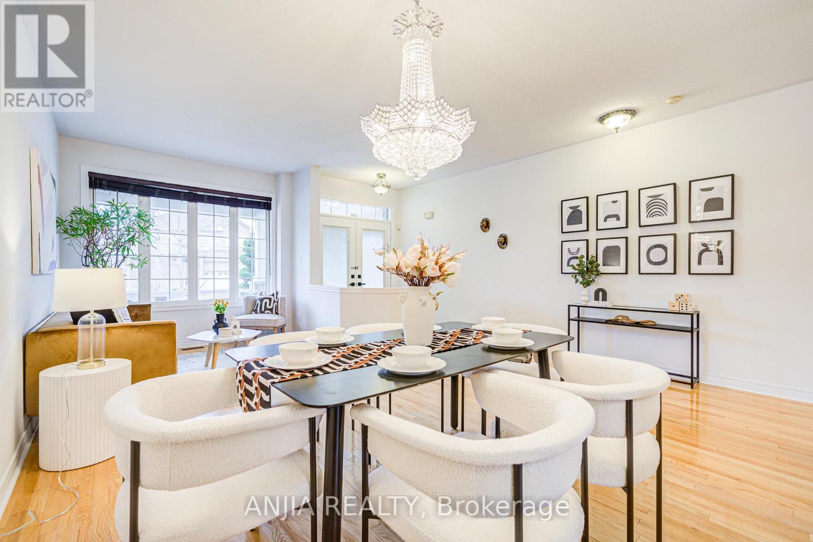 Photo 39 of 6 Linsmary Court, Markham ON