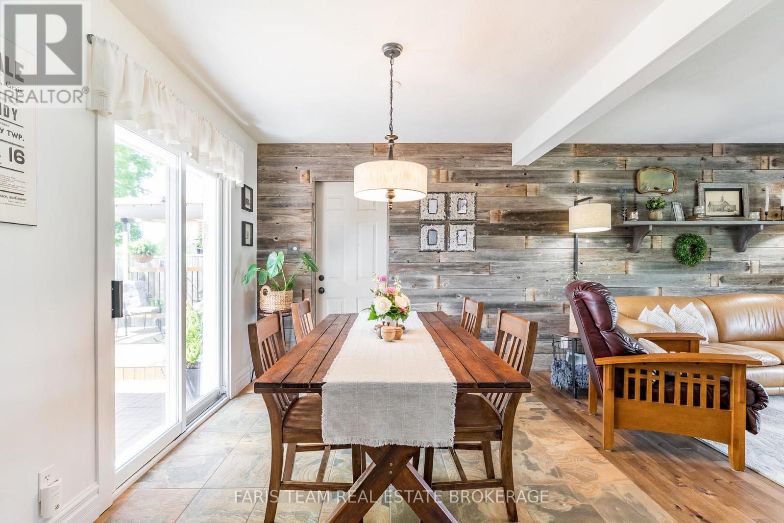 Photo 2 of 550 Manly Street, Midland ON