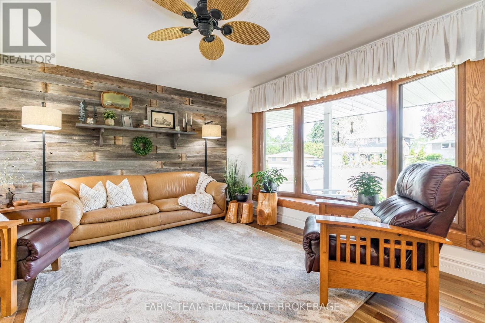 Photo 4 of 550 Manly Street, Midland ON