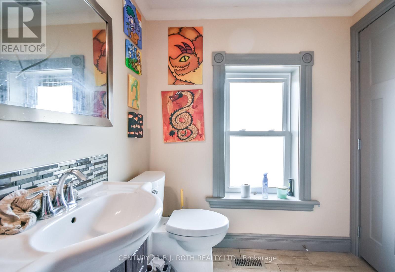 Photo 15 of 89 Andrew Street S, Orillia ON