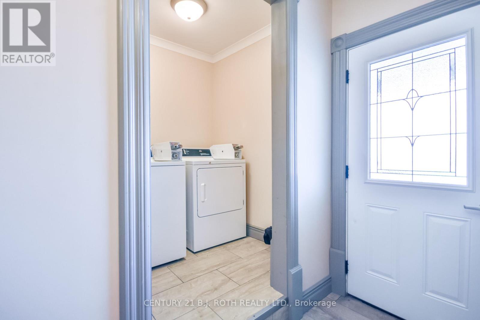 Photo 14 of 89 Andrew Street S, Orillia ON