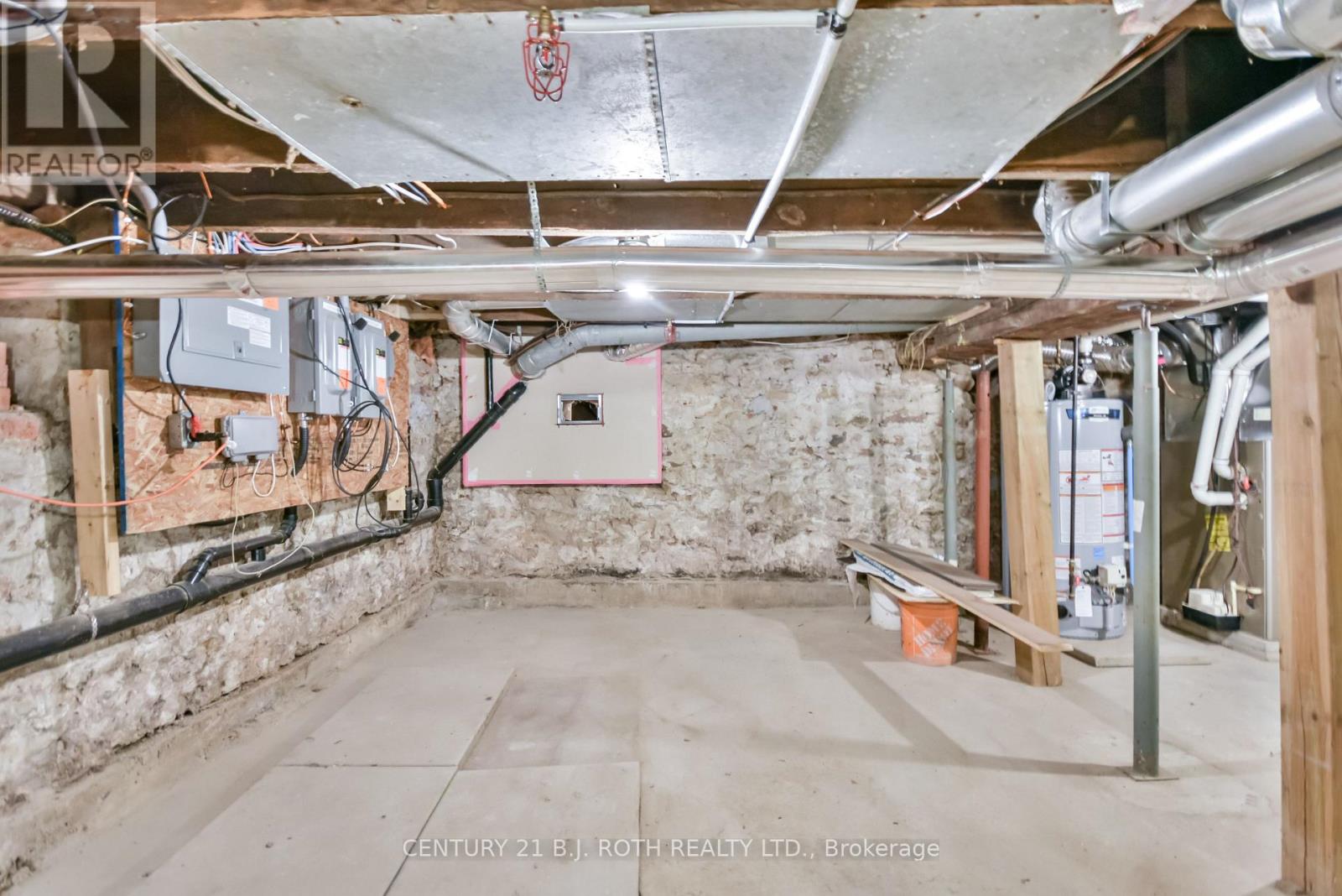Photo 20 of 89 Andrew Street S, Orillia ON