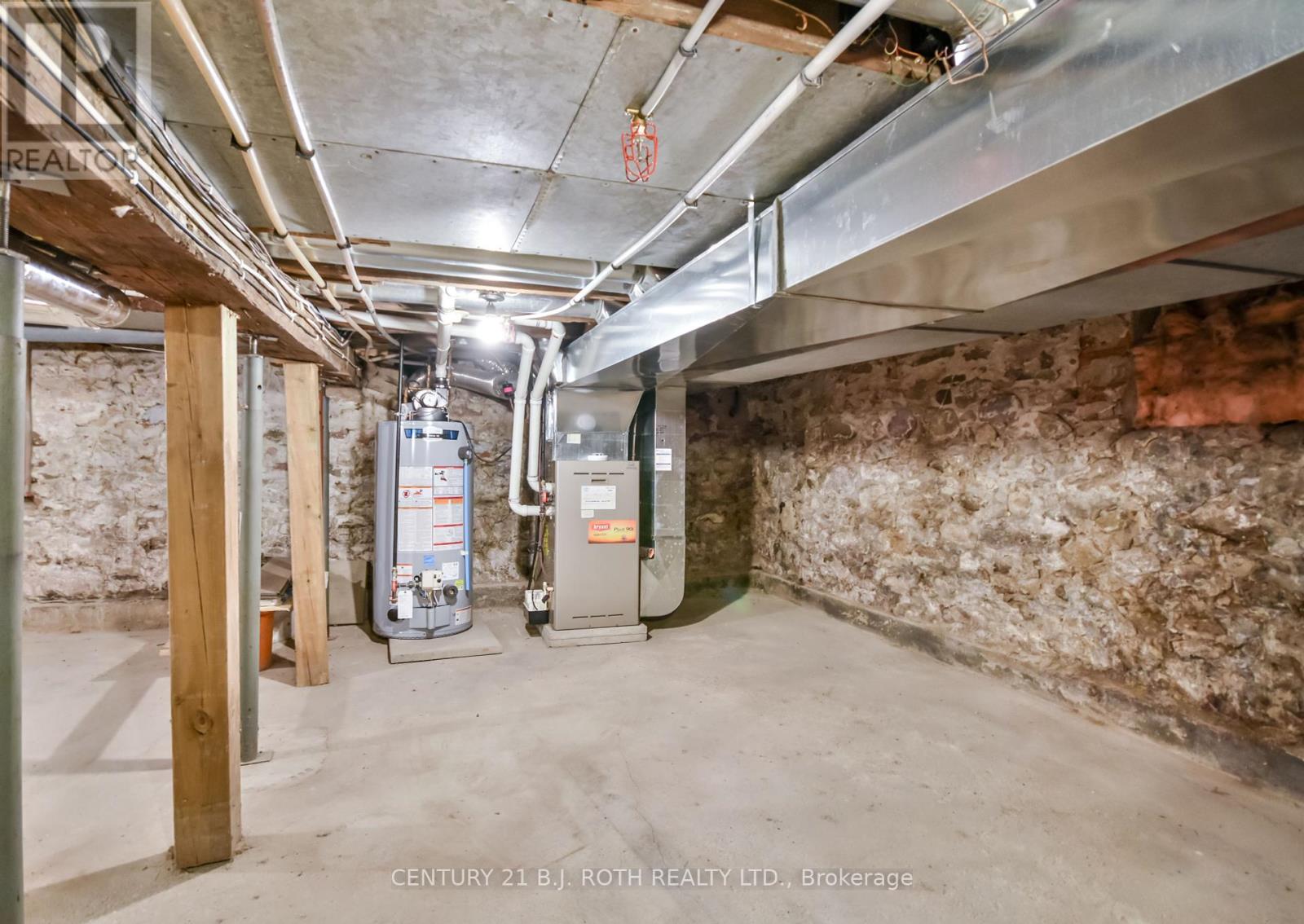 Photo 24 of 89 Andrew Street S, Orillia ON