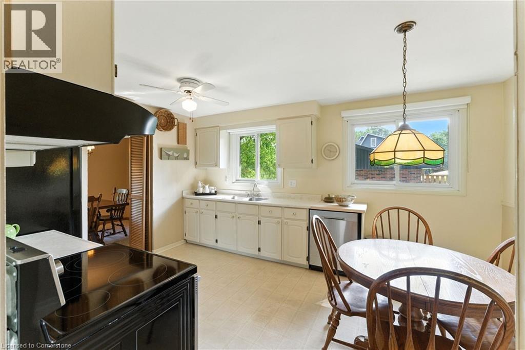 Photo 8 of 2682 Jerseyville Road W, Ancaster ON