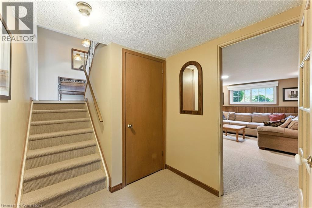 Photo 30 of 2682 Jerseyville Road W, Ancaster ON