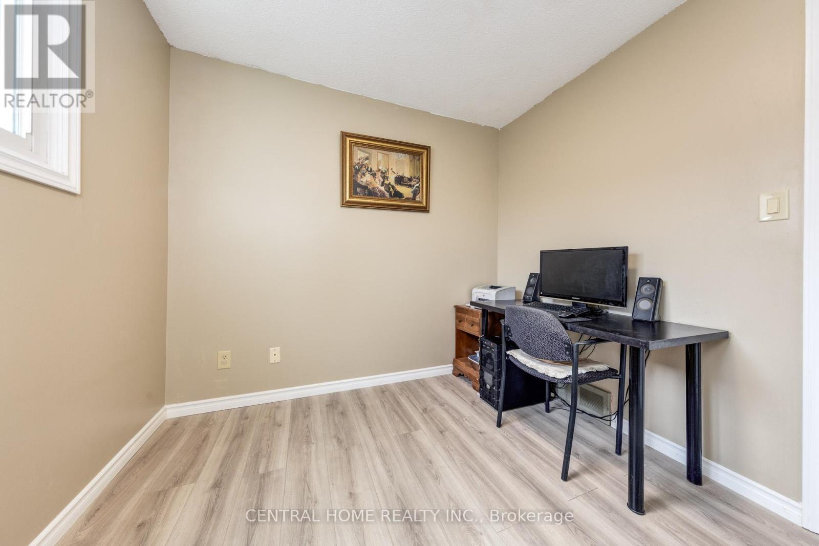 Photo 13 of 92 Pinemeadow Crescent, Waterloo ON