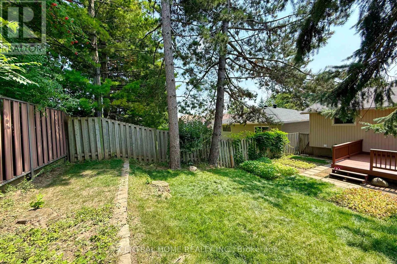 Photo 34 of 92 Pinemeadow Crescent, Waterloo ON