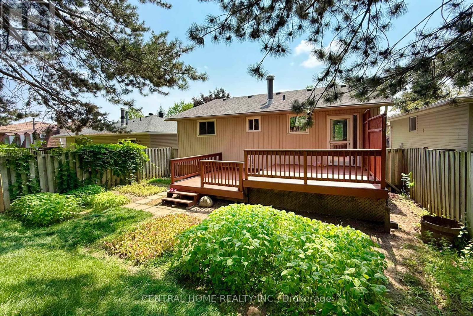 Photo 29 of 92 Pinemeadow Crescent, Waterloo ON