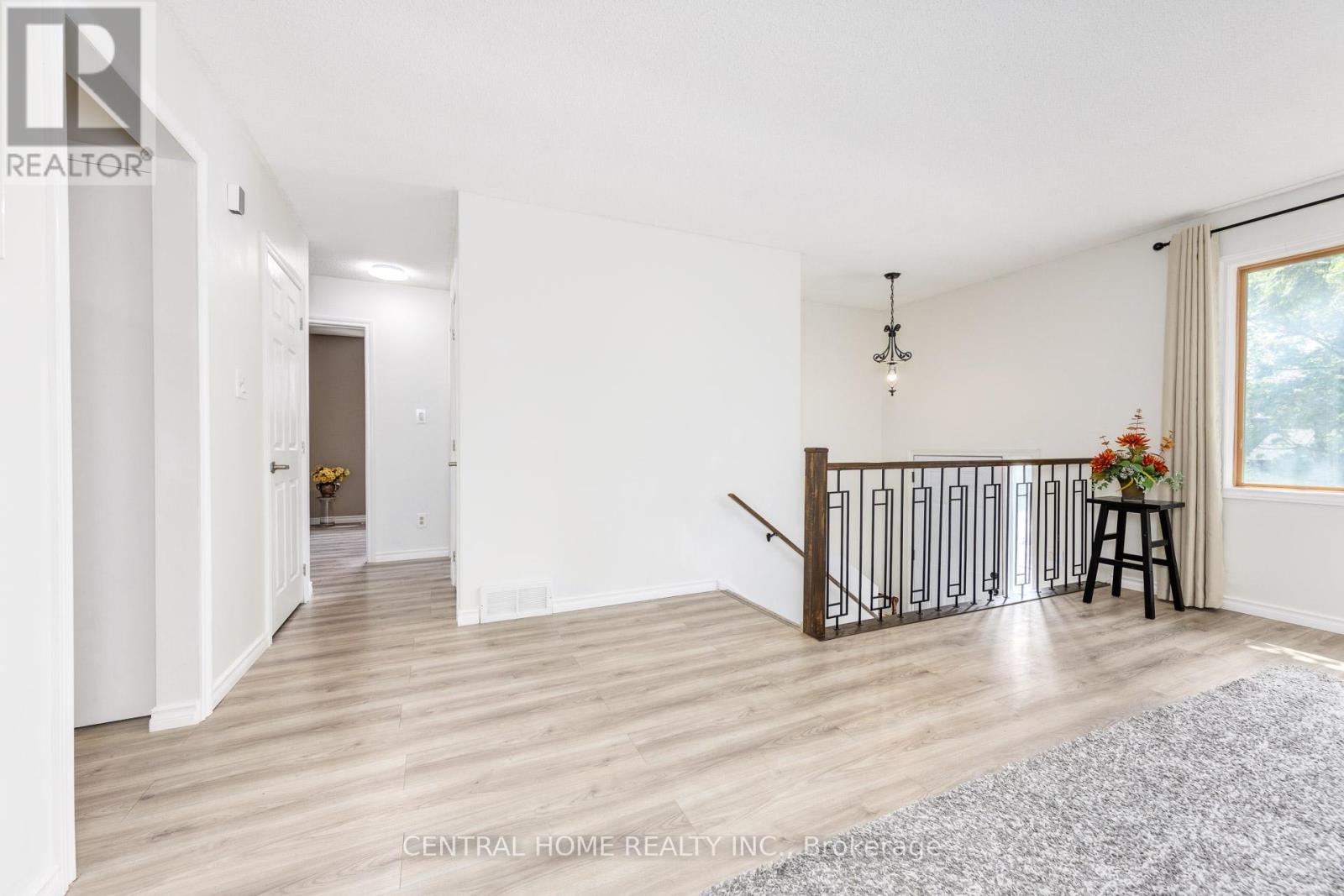 Photo 4 of 92 Pinemeadow Crescent, Waterloo ON