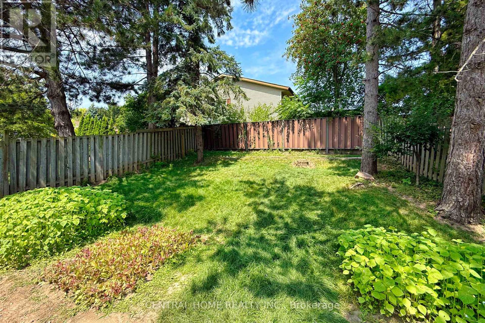 Photo 31 of 92 Pinemeadow Crescent, Waterloo ON