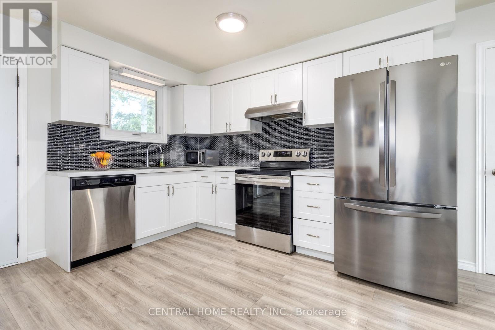 Photo 8 of 92 Pinemeadow Crescent, Waterloo ON