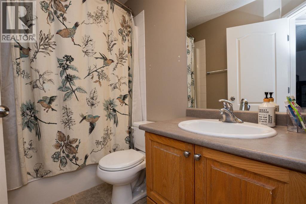 Photo 4 of 6654 98 C Street, Grande Prairie AB