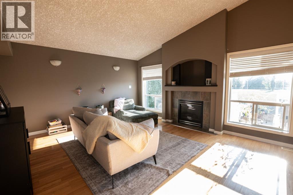 Photo 5 of 6654 98 C Street, Grande Prairie AB