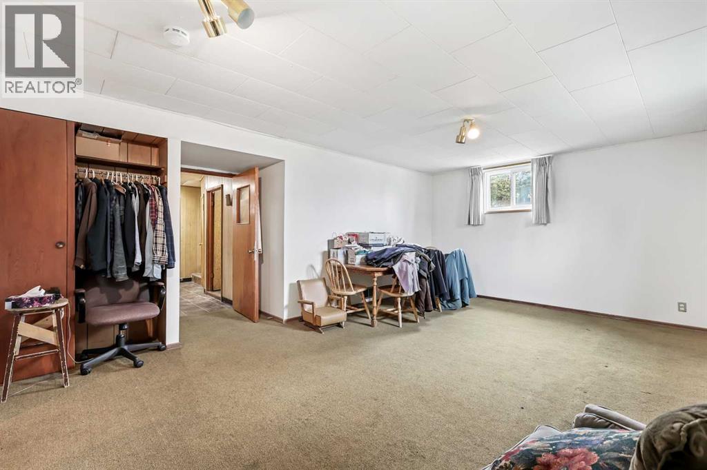 Single Family House Bungalow for Sale in   Avenue NE Winston Heights/Mountview Calgary 