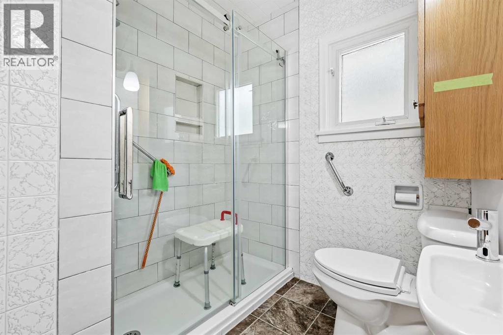 Single Family House Bungalow for Sale in   Avenue NE Winston Heights/Mountview Calgary 