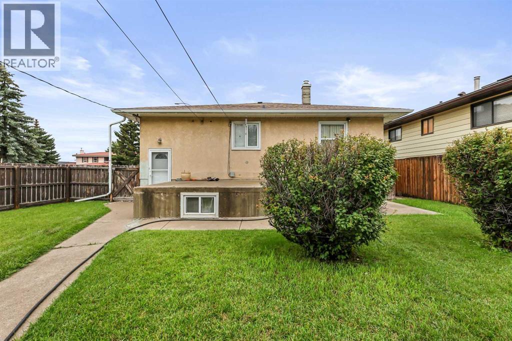 Single Family House Bungalow for Sale in   Avenue NE Winston Heights/Mountview Calgary 
