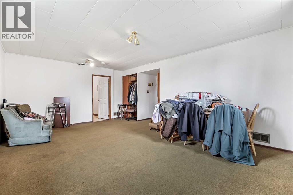 Single Family House Bungalow for Sale in   Avenue NE Winston Heights/Mountview Calgary 