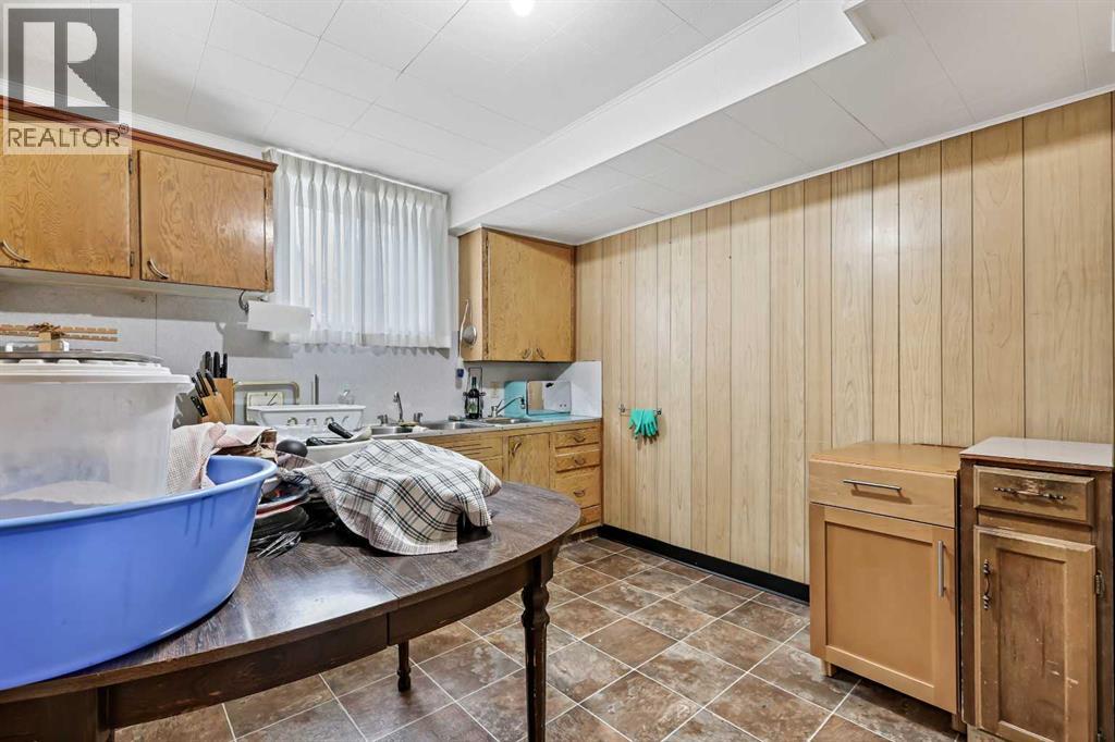 Single Family House Bungalow for Sale in   Avenue NE Winston Heights/Mountview Calgary 