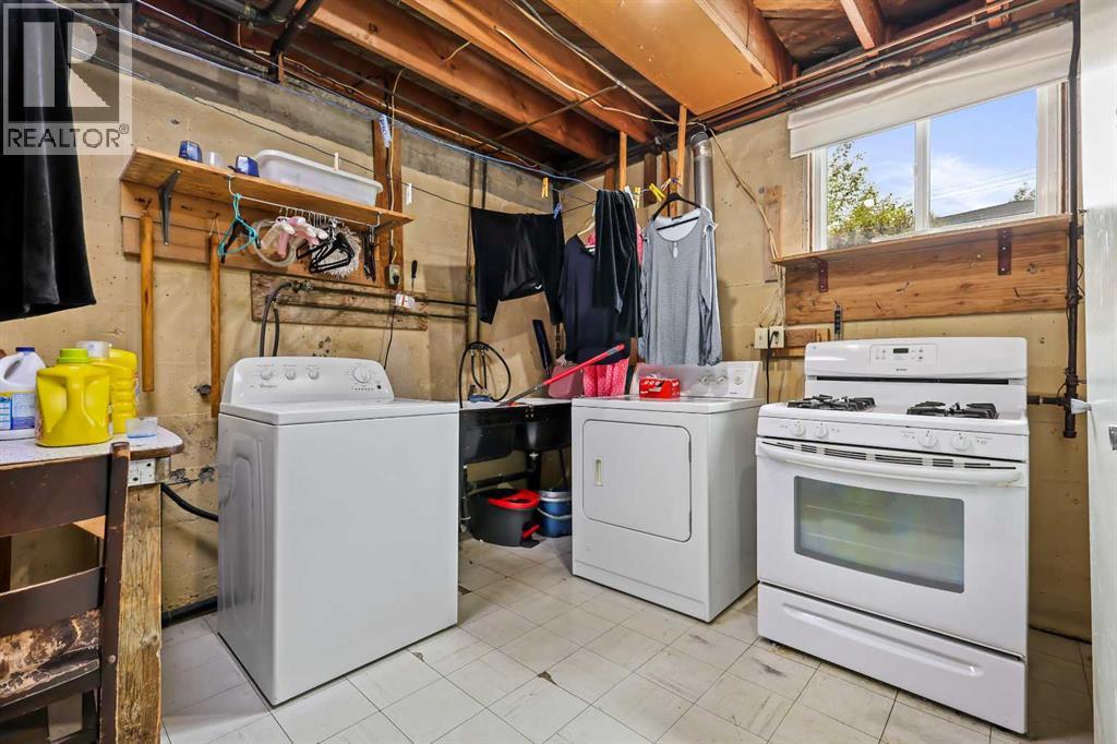 Single Family House Bungalow for Sale in   Avenue NE Winston Heights/Mountview Calgary 