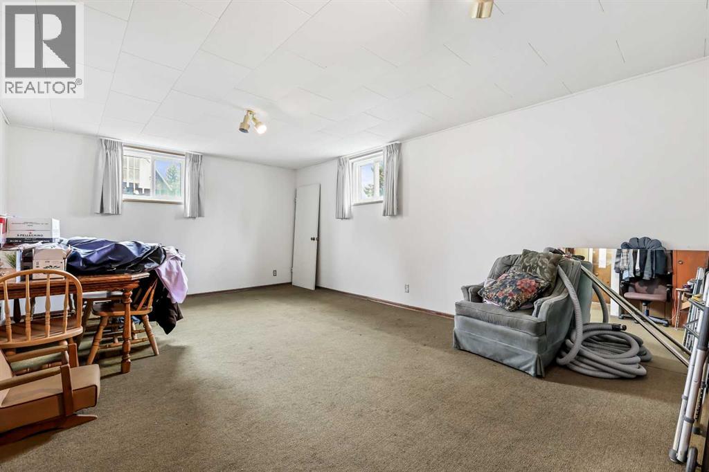 Single Family House Bungalow for Sale in   Avenue NE Winston Heights/Mountview Calgary 