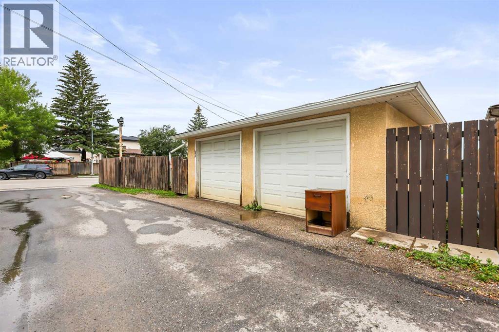 Single Family House Bungalow for Sale in   Avenue NE Winston Heights/Mountview Calgary 